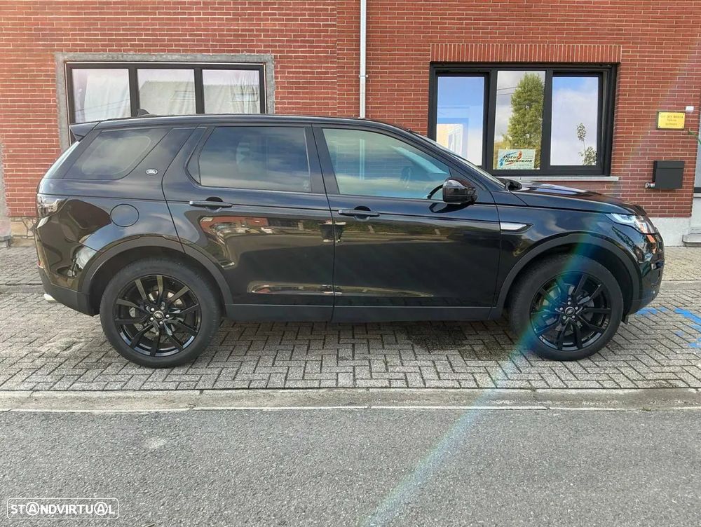 Land Rover Discovery Sport 2.0 TD4 SE Auto - 2