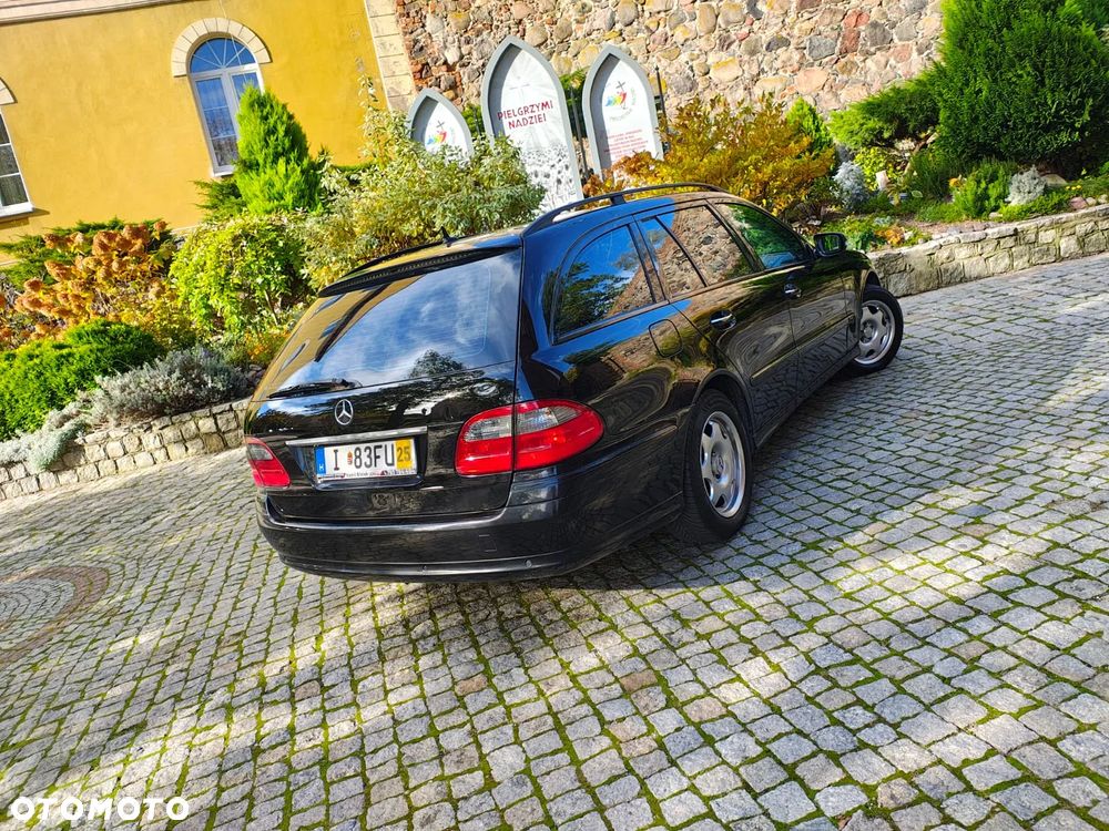 Mercedes-Benz Klasa E - 32