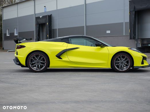 Chevrolet Corvette - 11