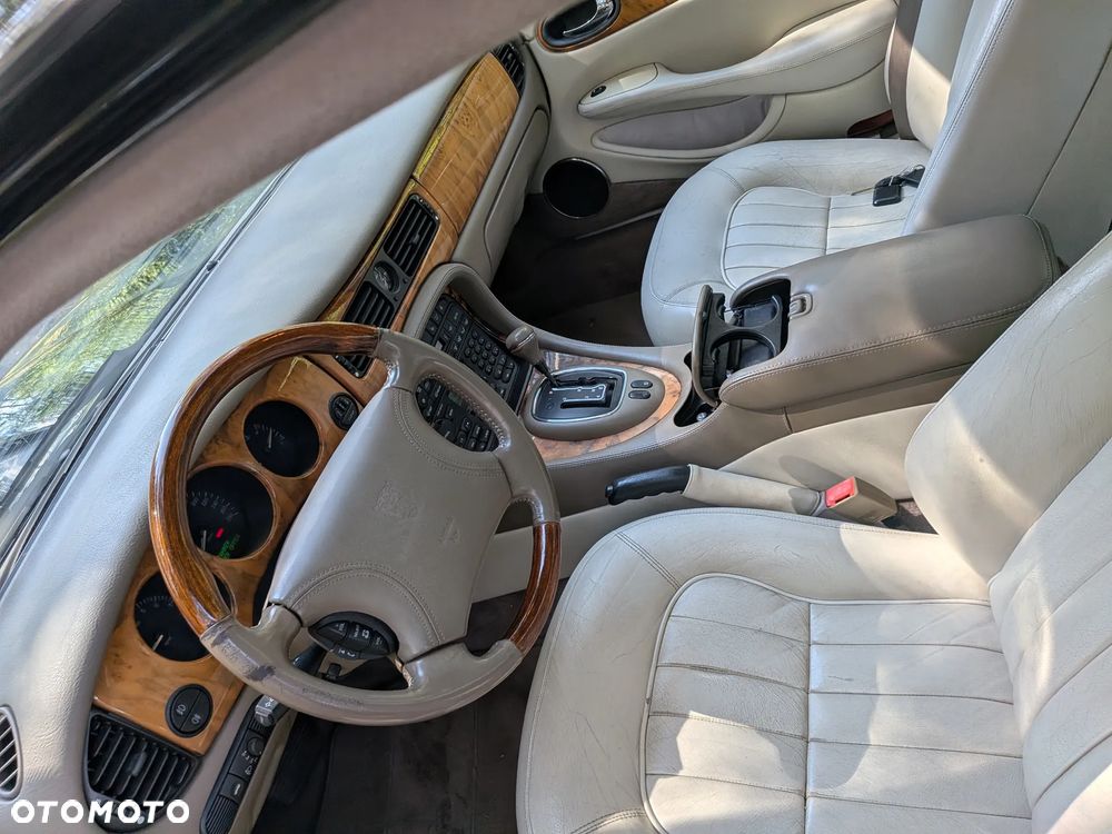 Jaguar XJ - 14