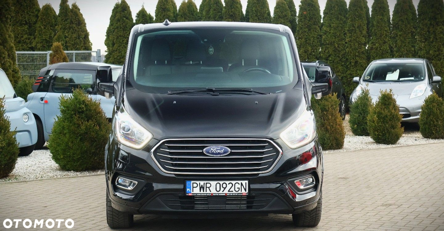 Ford Tourneo Custom - 12