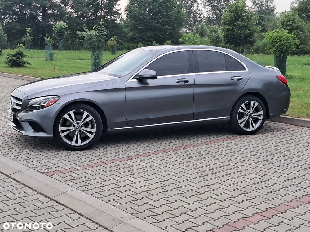 Mercedes-Benz Klasa C 300 4Matic 9G-TRONIC Exclusive - 3