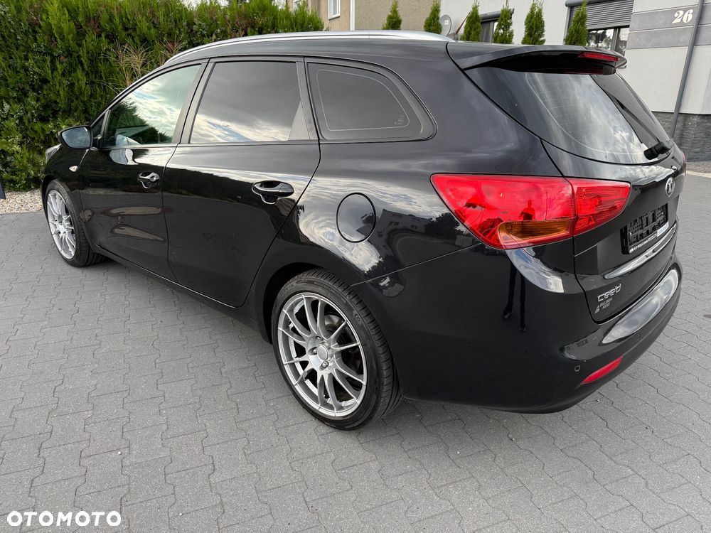 Kia Ceed 1.6 GDI Dream Team Edition - 6