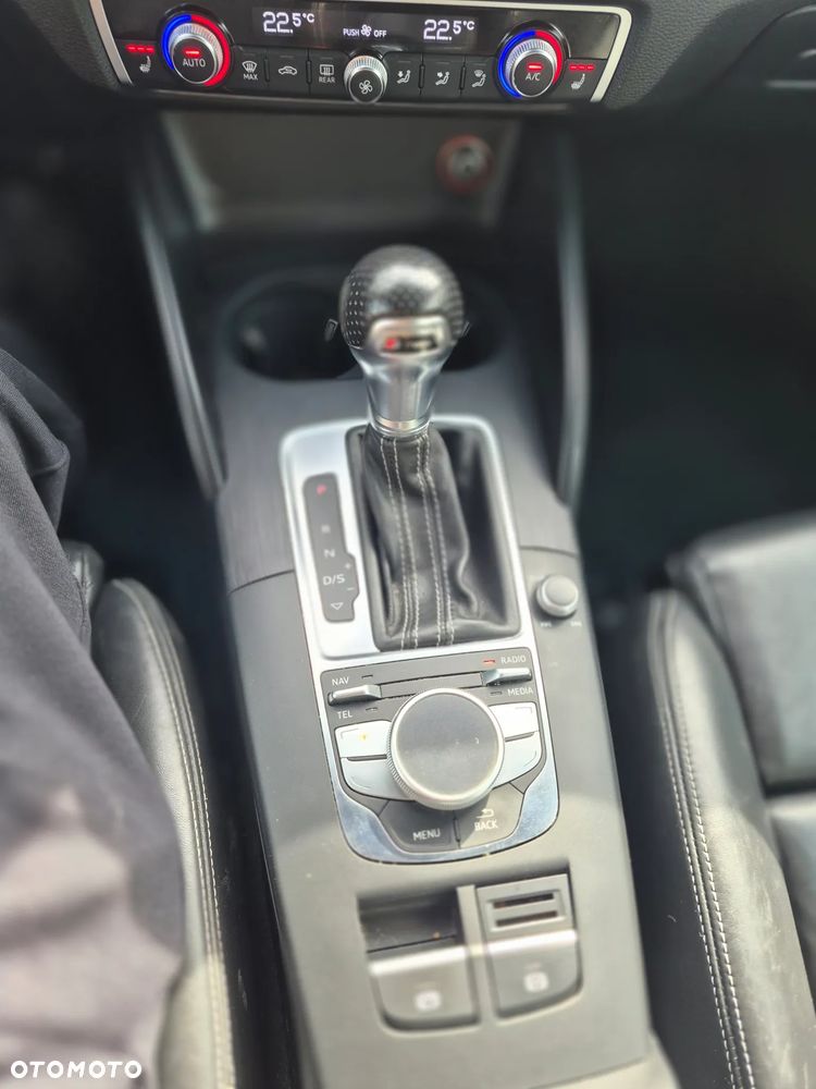 Audi A3 Sportback 2.0 TDI S tronic S line Sportpaket - 31