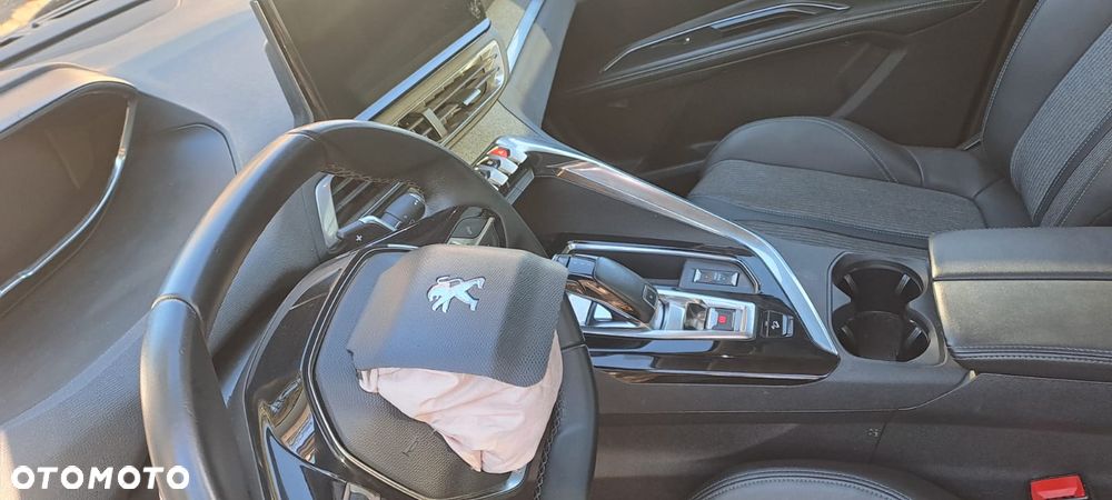 Peugeot 5008 BlueHDi 130 EAT8 Allure - 11