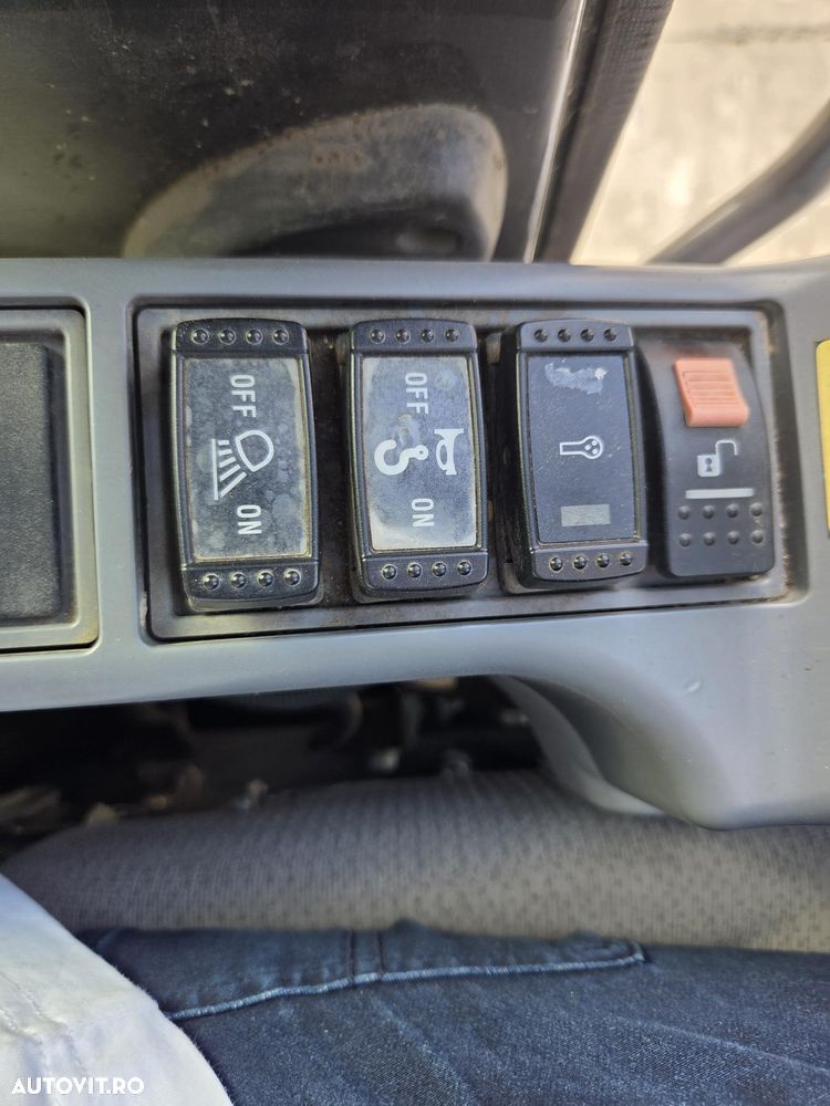 Hitachi ZX135US-6, 16t,2019, 3.736h, ROTIRE IN GABARIT, LAMA, 2 inst hidr pe brate, PADURI NOI, consum mediu 9,5l/h, Gresare automata, CUPLA RAPIDA +CUPE EXCARE+Cupa taluz, latime 2,5m, Camere spate si laterale, posibil leasing 3 ani, PROMOTIE 86.900 EUR+Tva - 39
