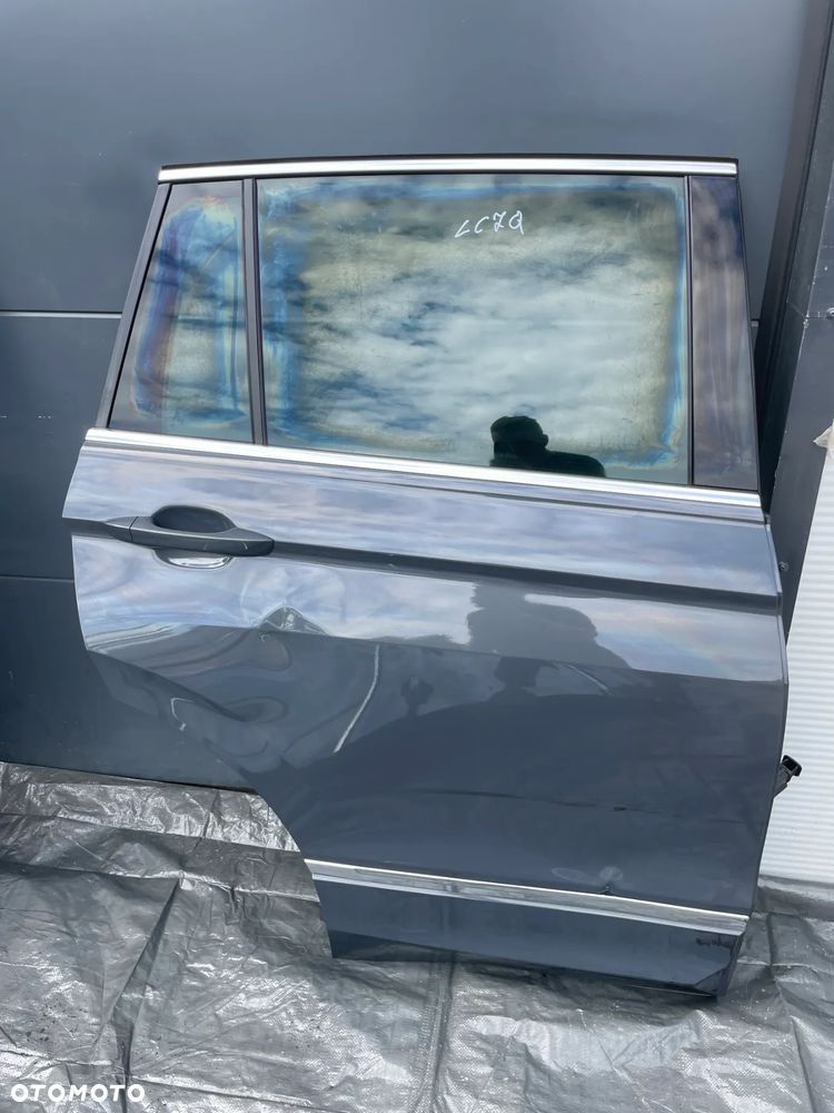 VW TIGUAN II LIFT drzwi prawy tył lc7q w kolor pod miernik ORYGIANŁ - 1