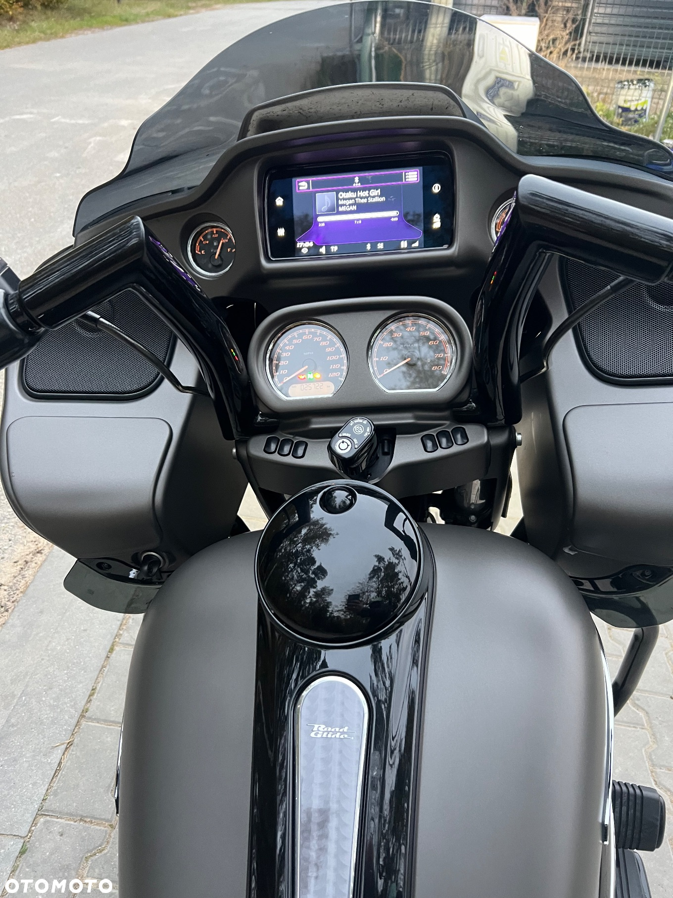 Harley-Davidson Touring Road Glide - 11