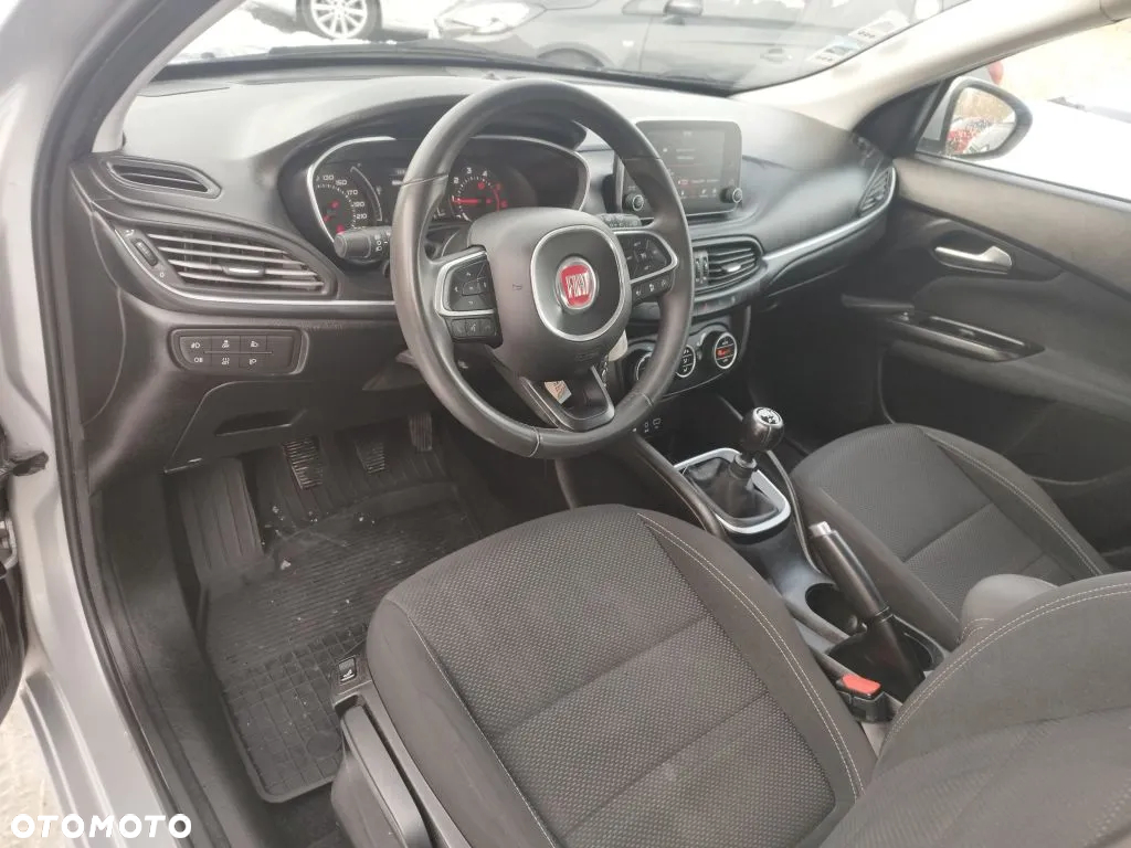 Fiat Tipo 1.6 MultiJet 16v Sport - 9