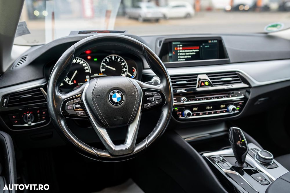BMW Seria 5 520i Aut. Luxury Line - 18