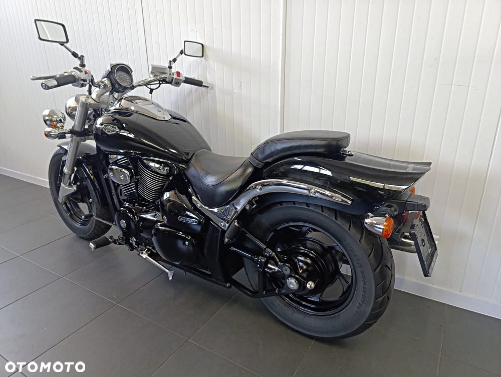 Suzuki Intruder - 7