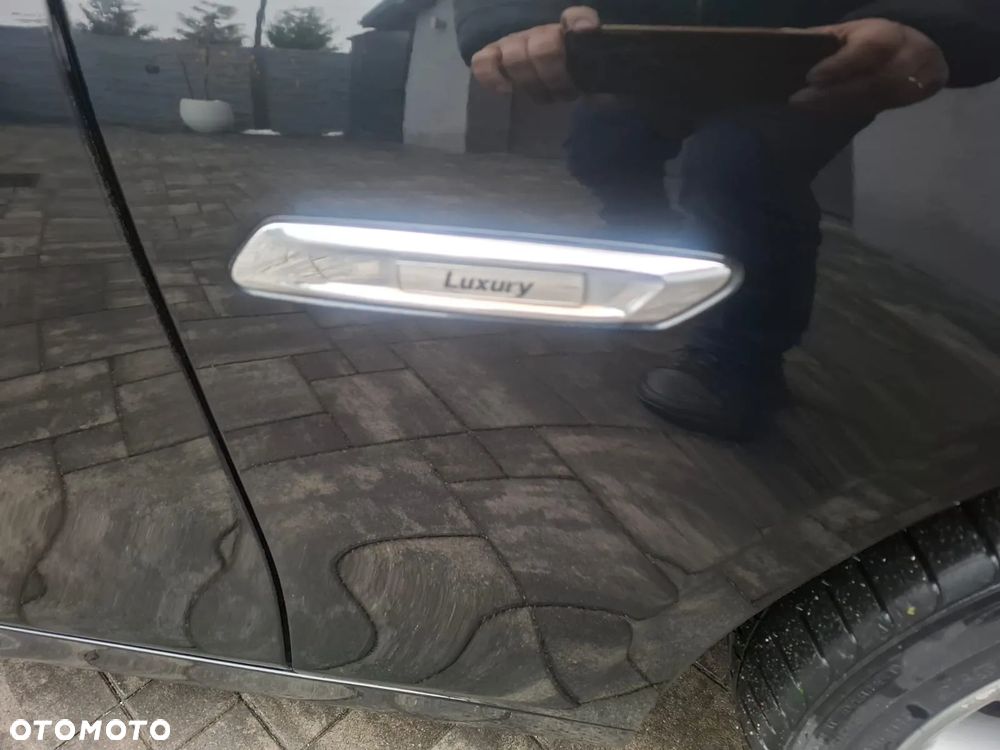 BMW Seria 5 528i Luxury Line - 37