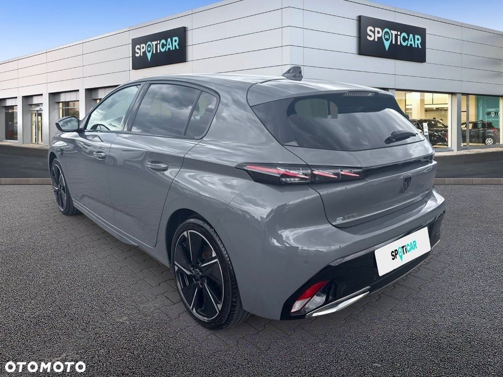 Peugeot 308 - 8