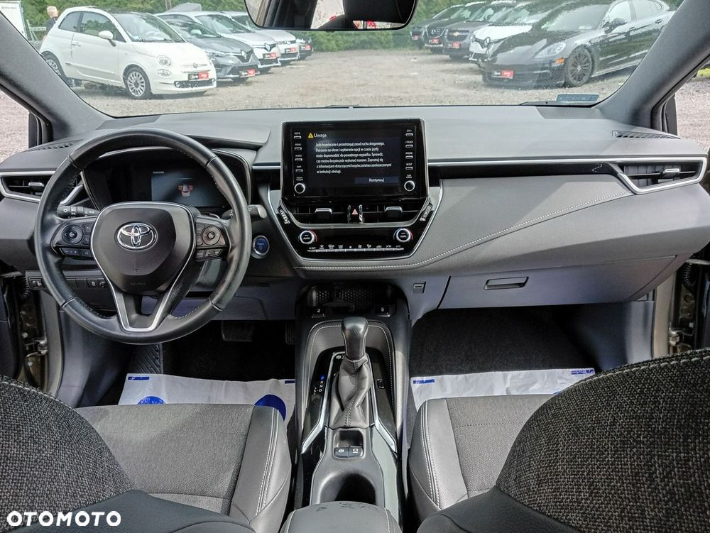 Toyota Corolla - 10
