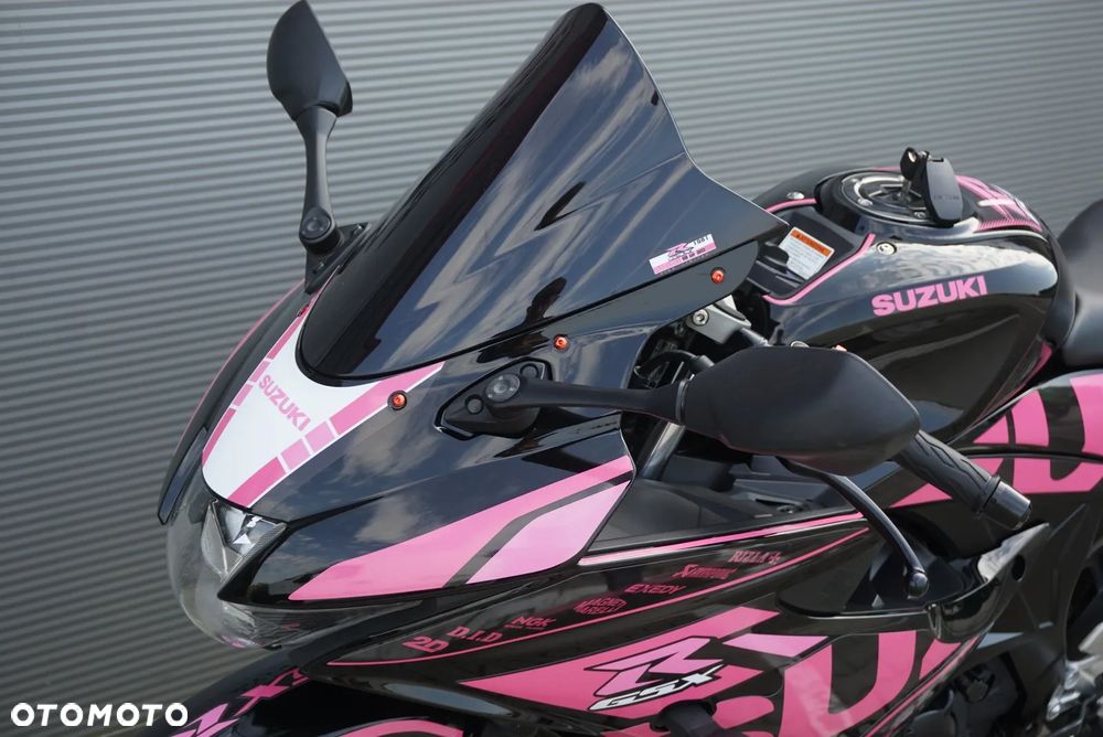 Suzuki GSX - 8