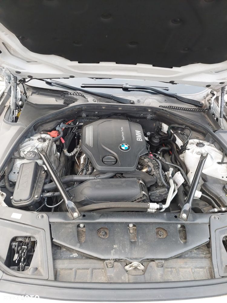 BMW Seria 5 520d Luxury Line - 14