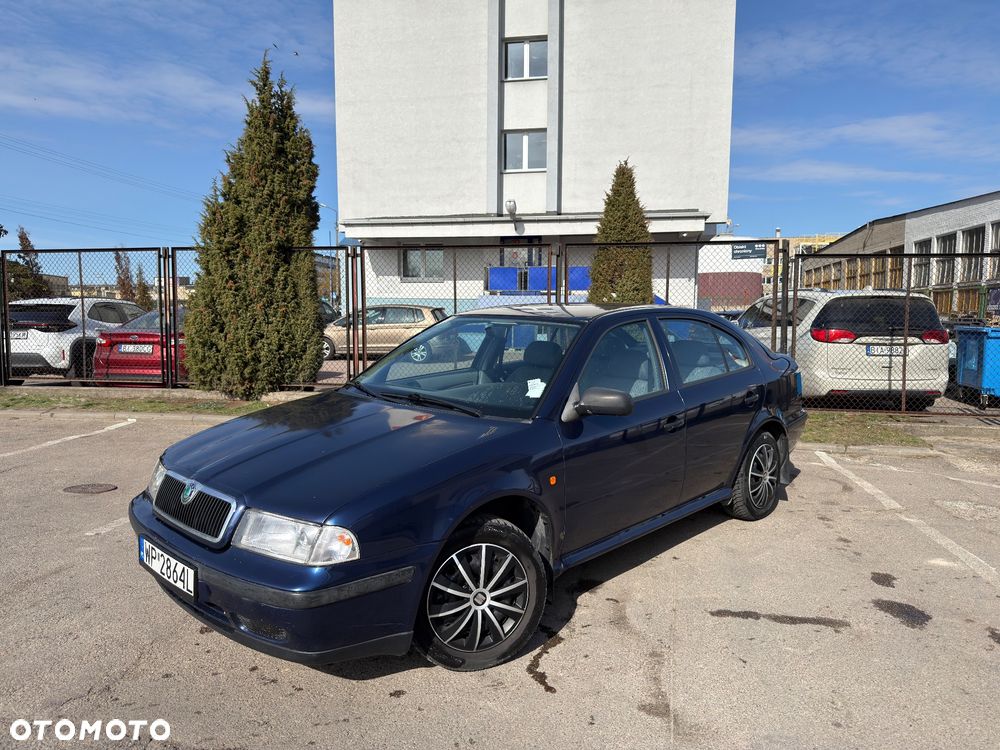 Skoda Octavia 1.6 LX - 1