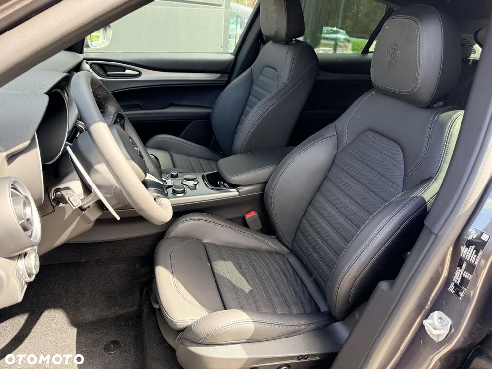 Alfa Romeo Stelvio - 15