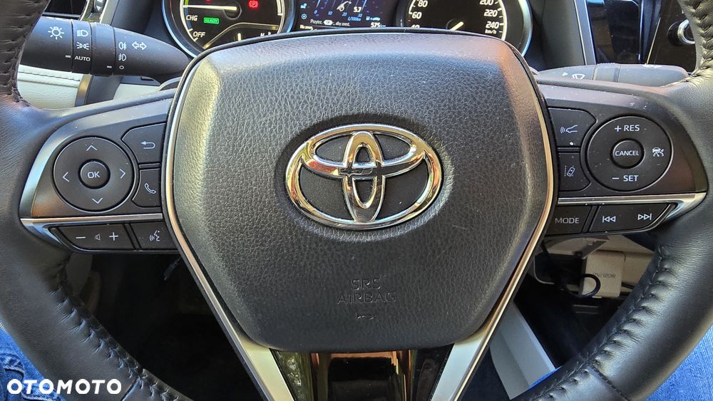 Toyota Camry 2.5 Hybrid Executive CVT - 17