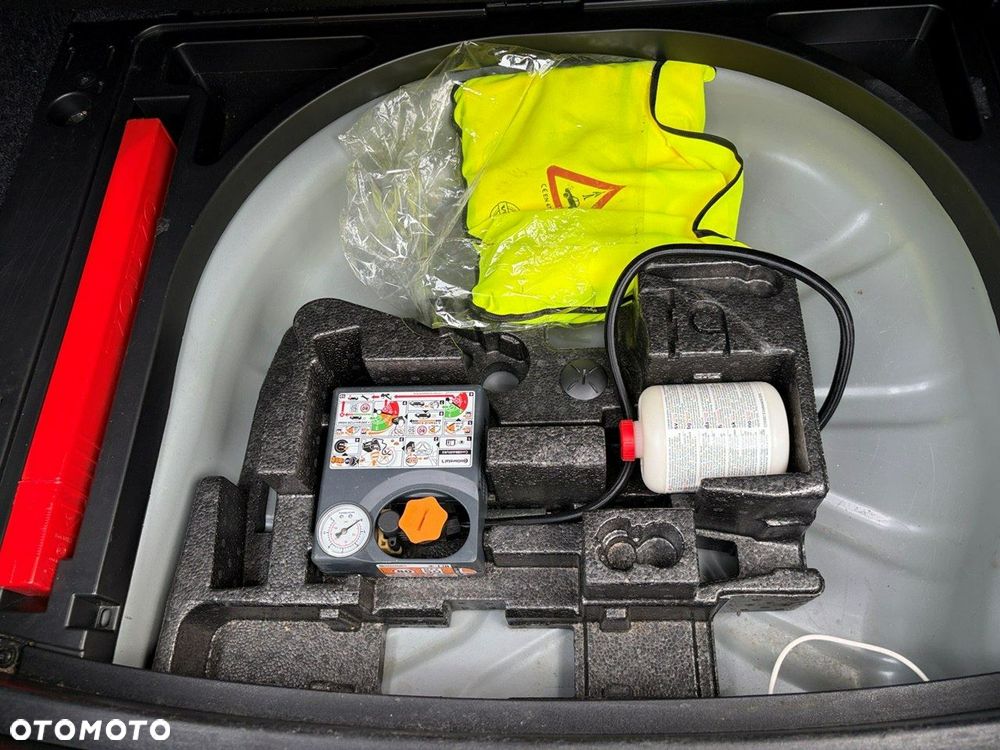 Volvo V40 D2 Momentum - 31