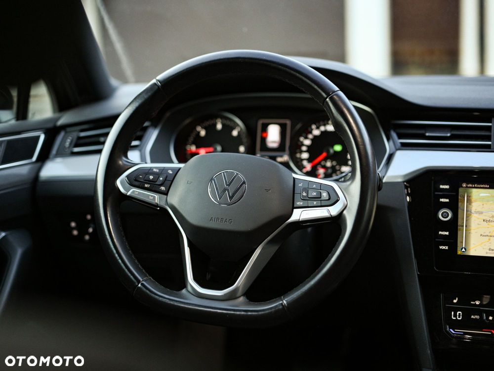 Volkswagen Passat 2.0 TDI SCR DSG Comfortline - 30