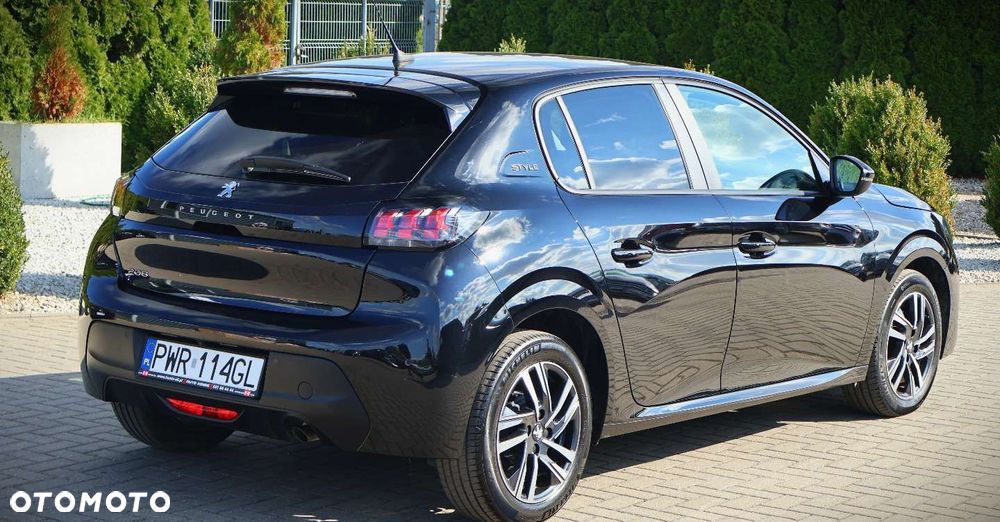 Peugeot 208 - 5