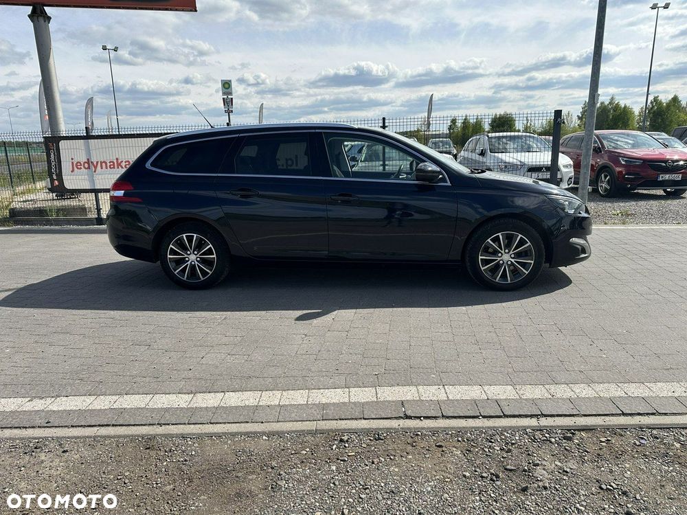 Peugeot 308 - 8