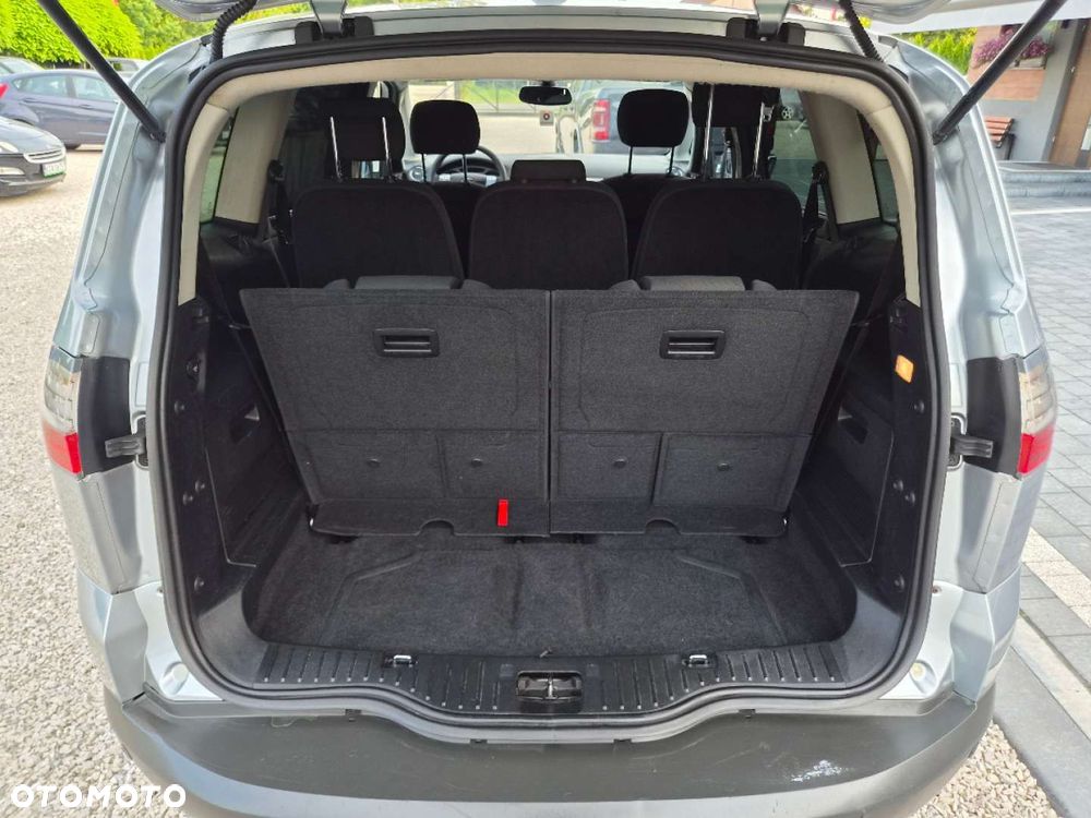 Ford S-Max - 17