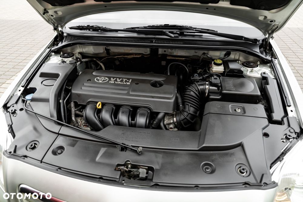 Toyota Avensis 1.8 VVT-i Executive - 35