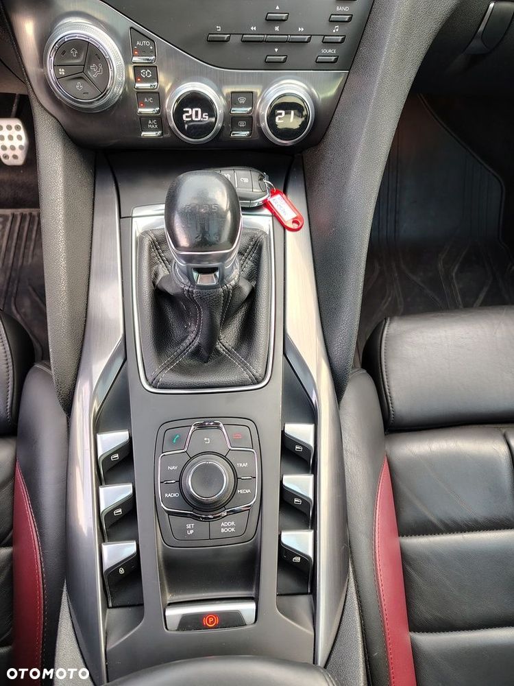 Citroën DS5 1.6 THP SportChic - 18