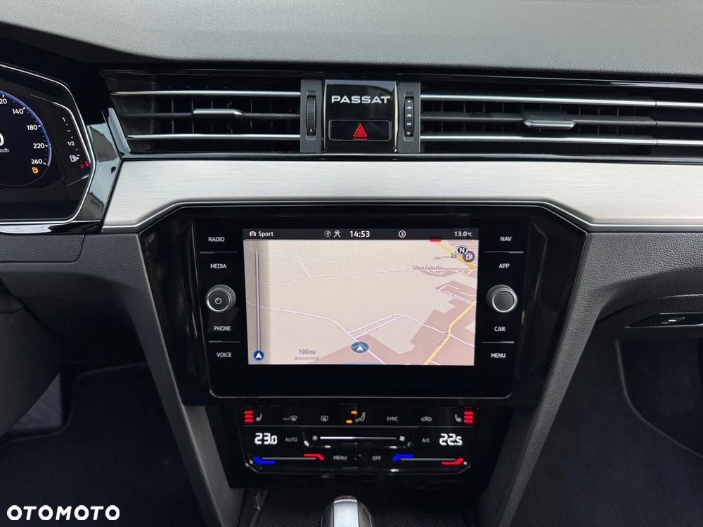 Volkswagen Passat Variant 2.0 TDI SCR Elegance DSG - 29