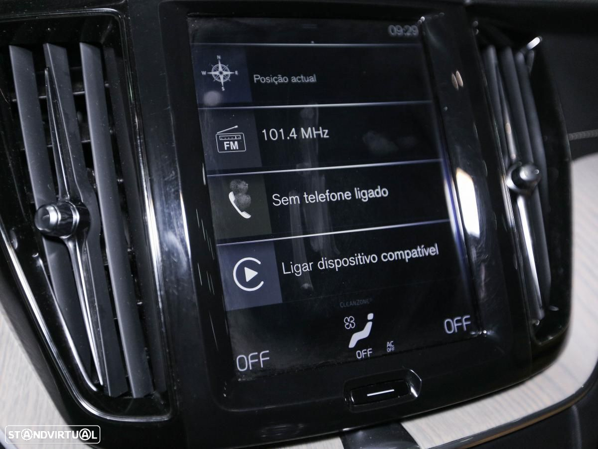 Volvo XC 60 2.0 T8 PHEV Inscription AWD - 24