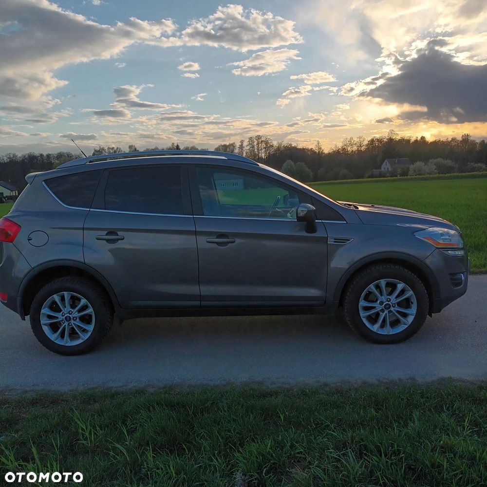 Ford Kuga 2.0 TDCi 2x4 Titanium - 9
