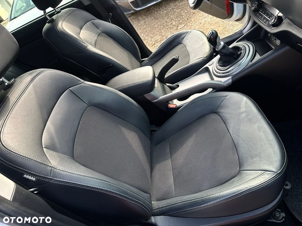 Kia Sportage 1.6 GDI 2WD ISG Dream-Team Edition - 16