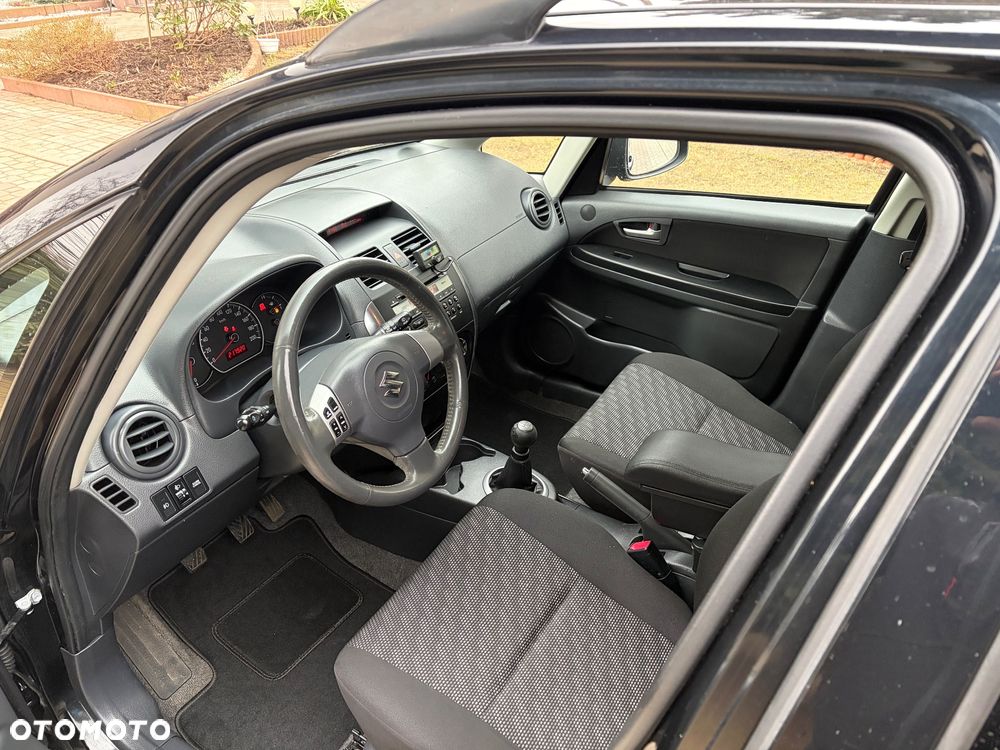 Suzuki SX4 1.6 GS / Premium - 10