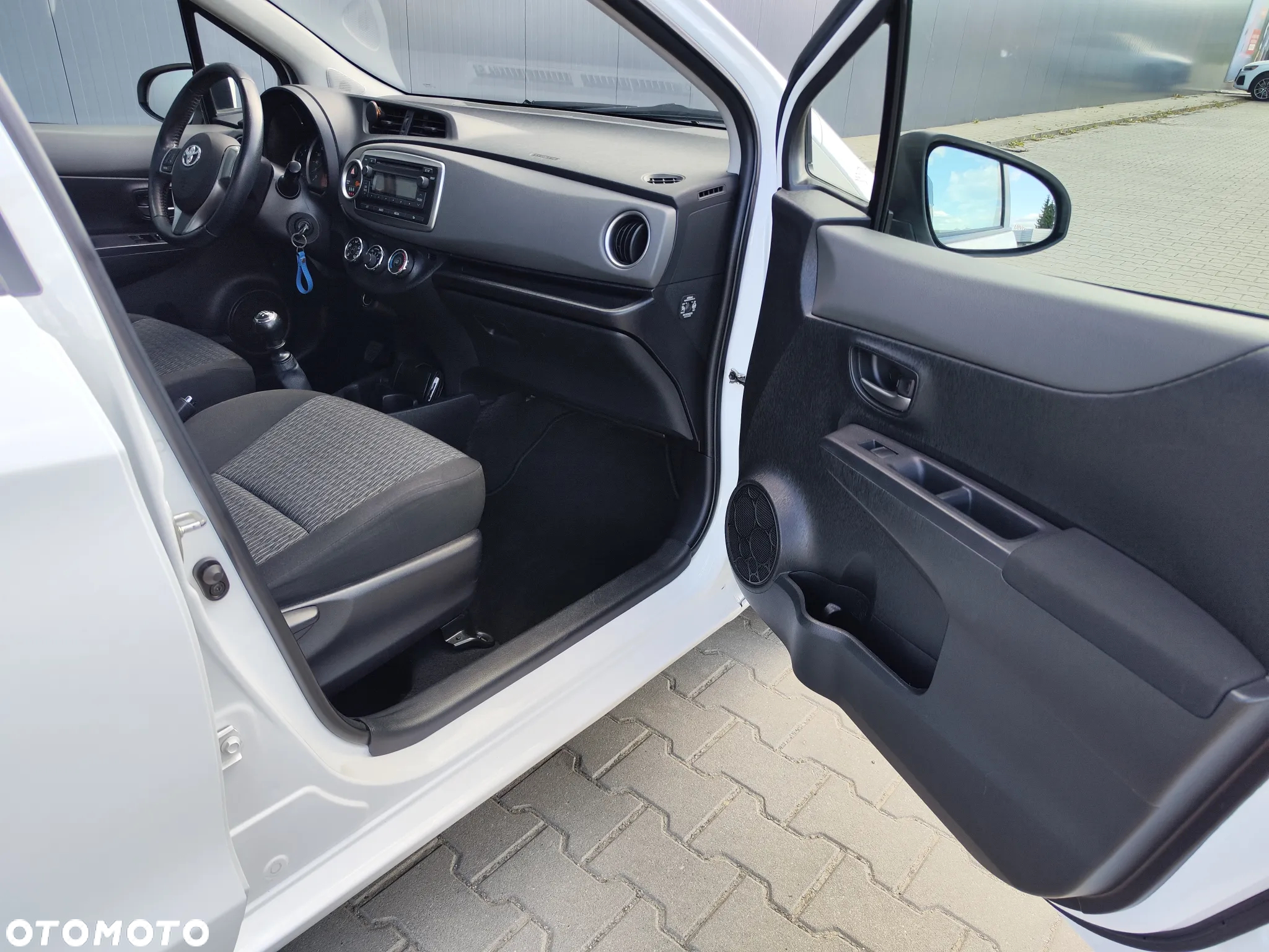 Toyota Yaris - 17