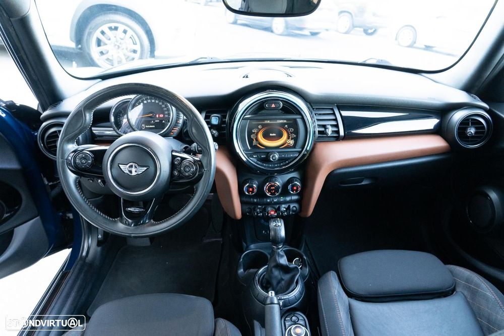 MINI 5 Portas Cooper D Auto - 9