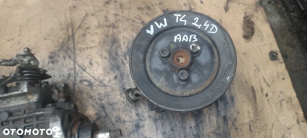 VW T4 2,4 diesel AAB pompa wspomagania - 1