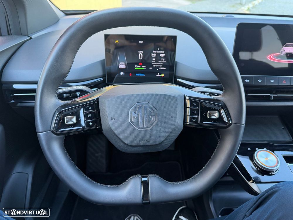 MG MG4 64 kWh Luxury - 29