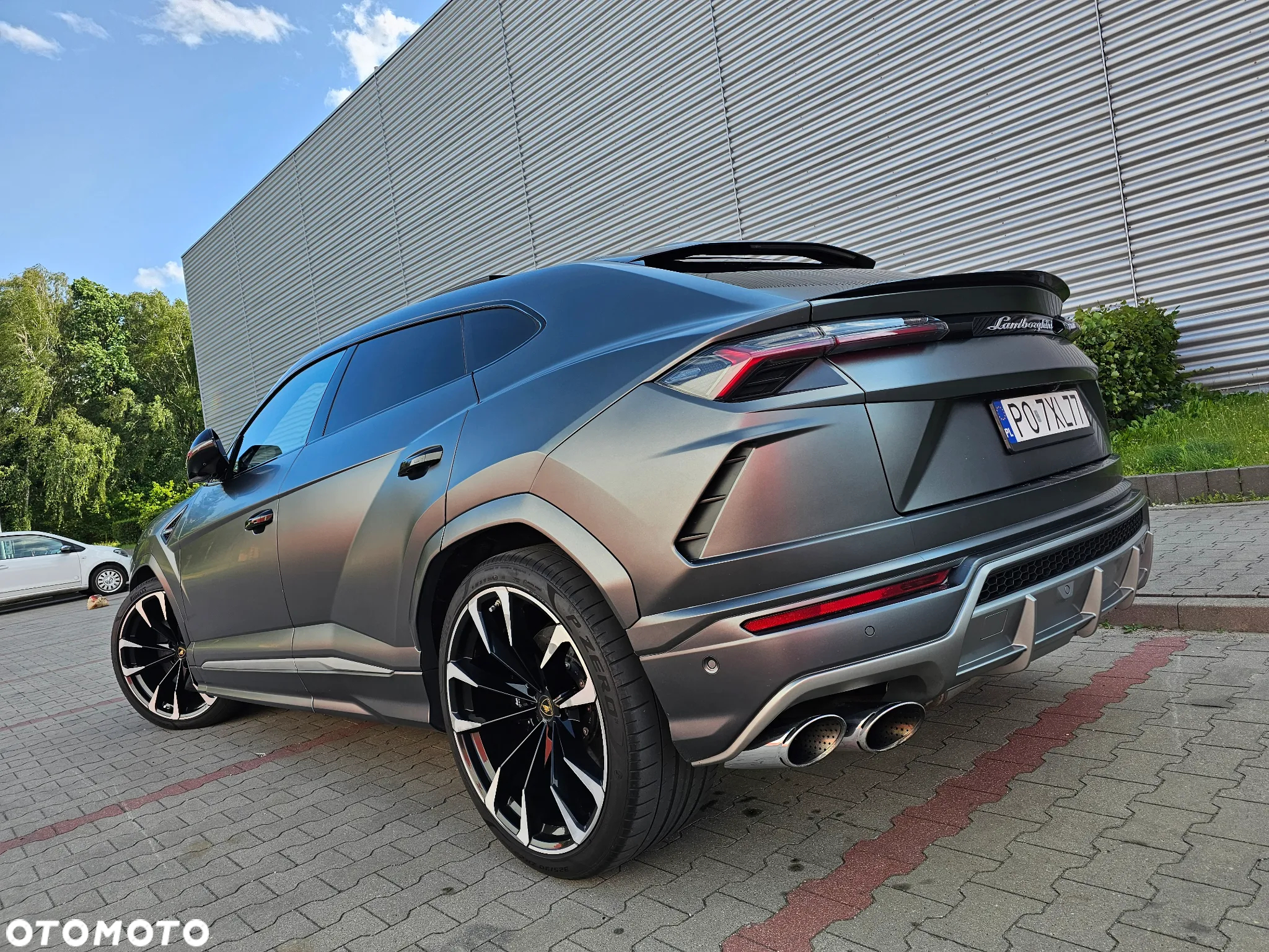 Lamborghini Urus Standard - 5