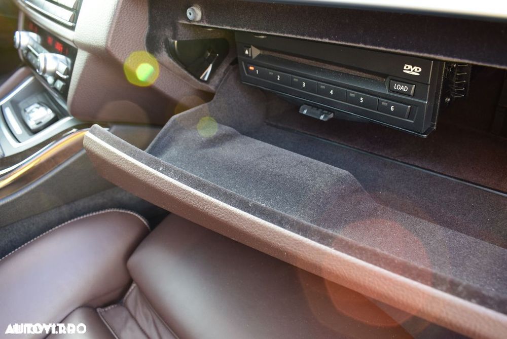 BMW Seria 5 520d Luxury Line - 9