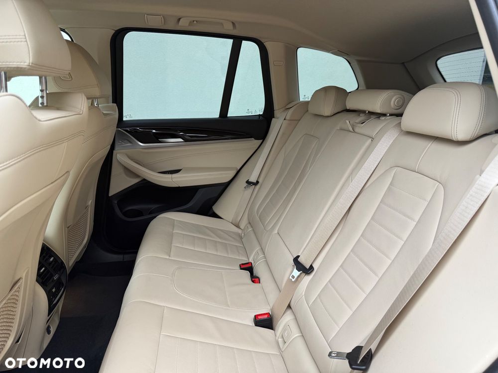 BMW X3 xDrive20d xLine - 27