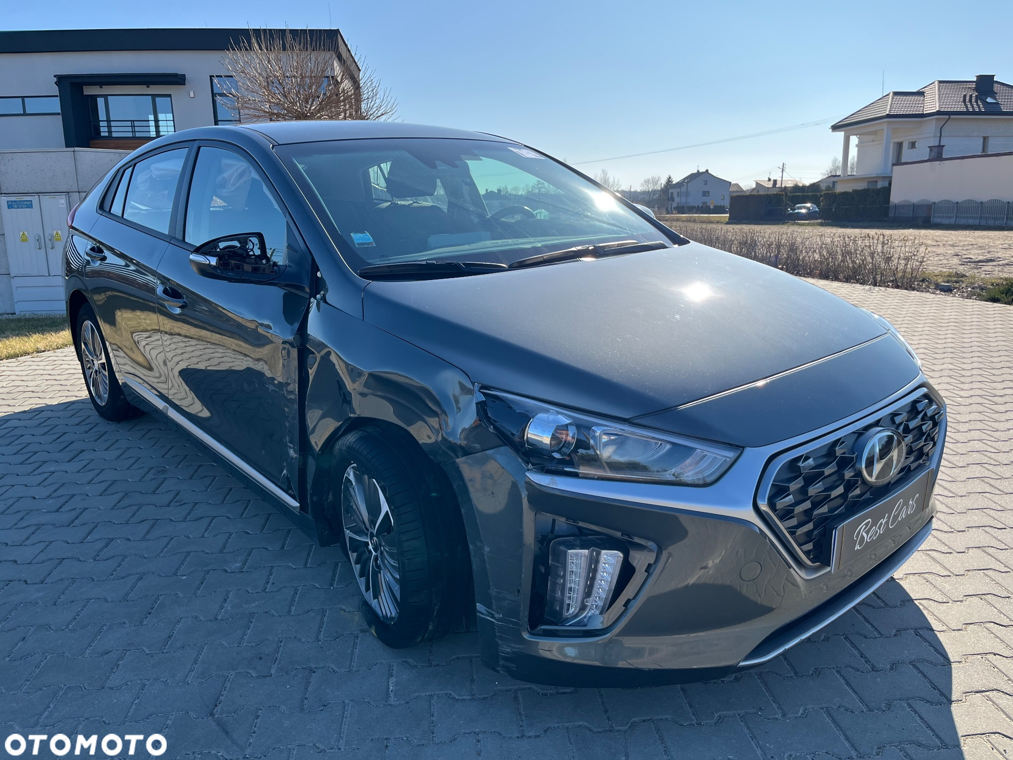 Hyundai IONIQ - 10