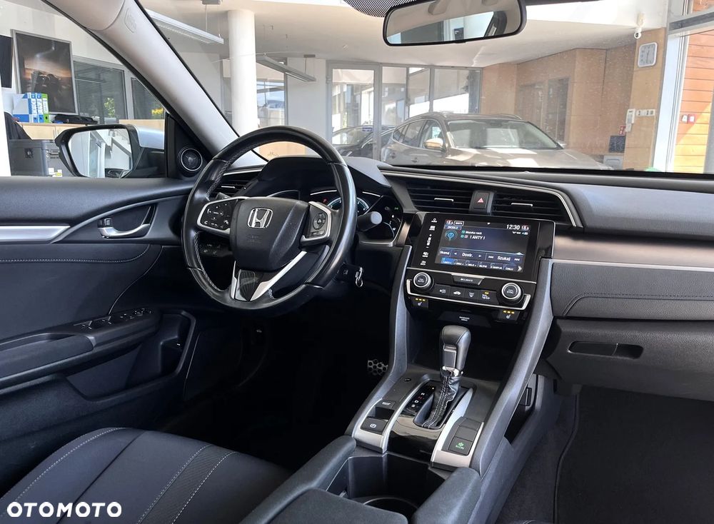 Honda Civic 1.5 i-VTEC Turbo CVT Sport Plus - 23