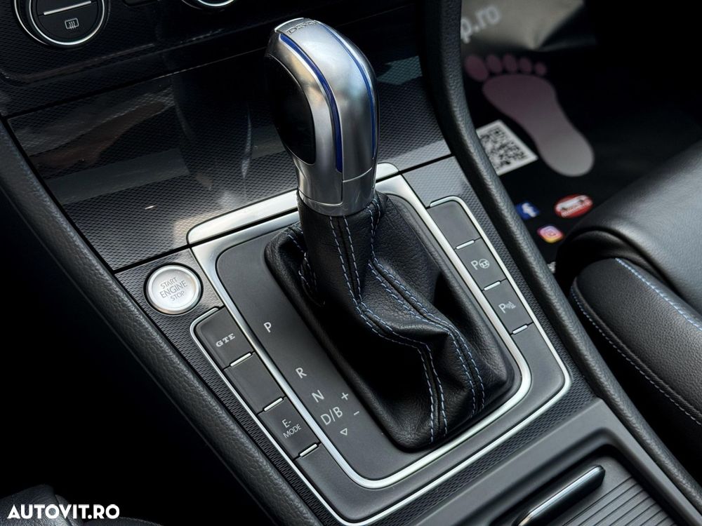 Volkswagen Golf - 25