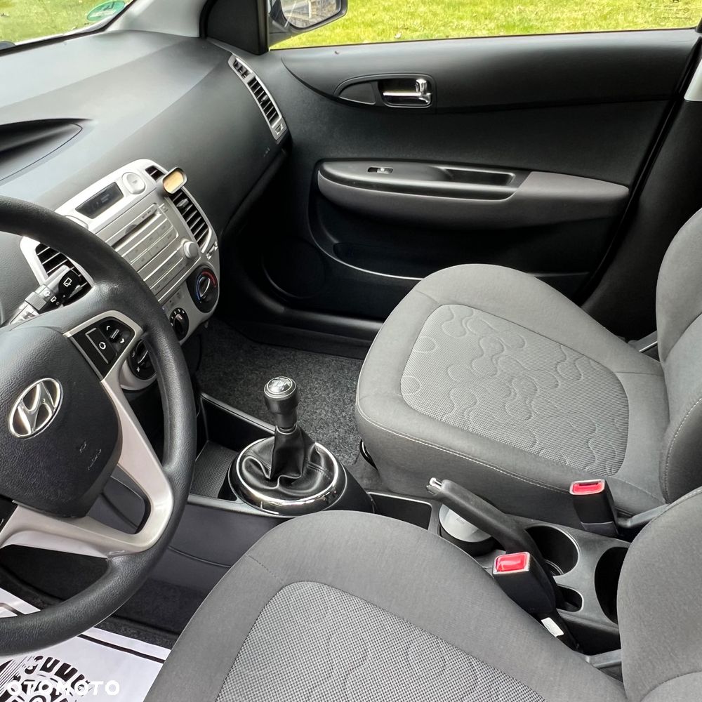 Hyundai i20 1.2 UEFA EURO 2012 Edition - 11