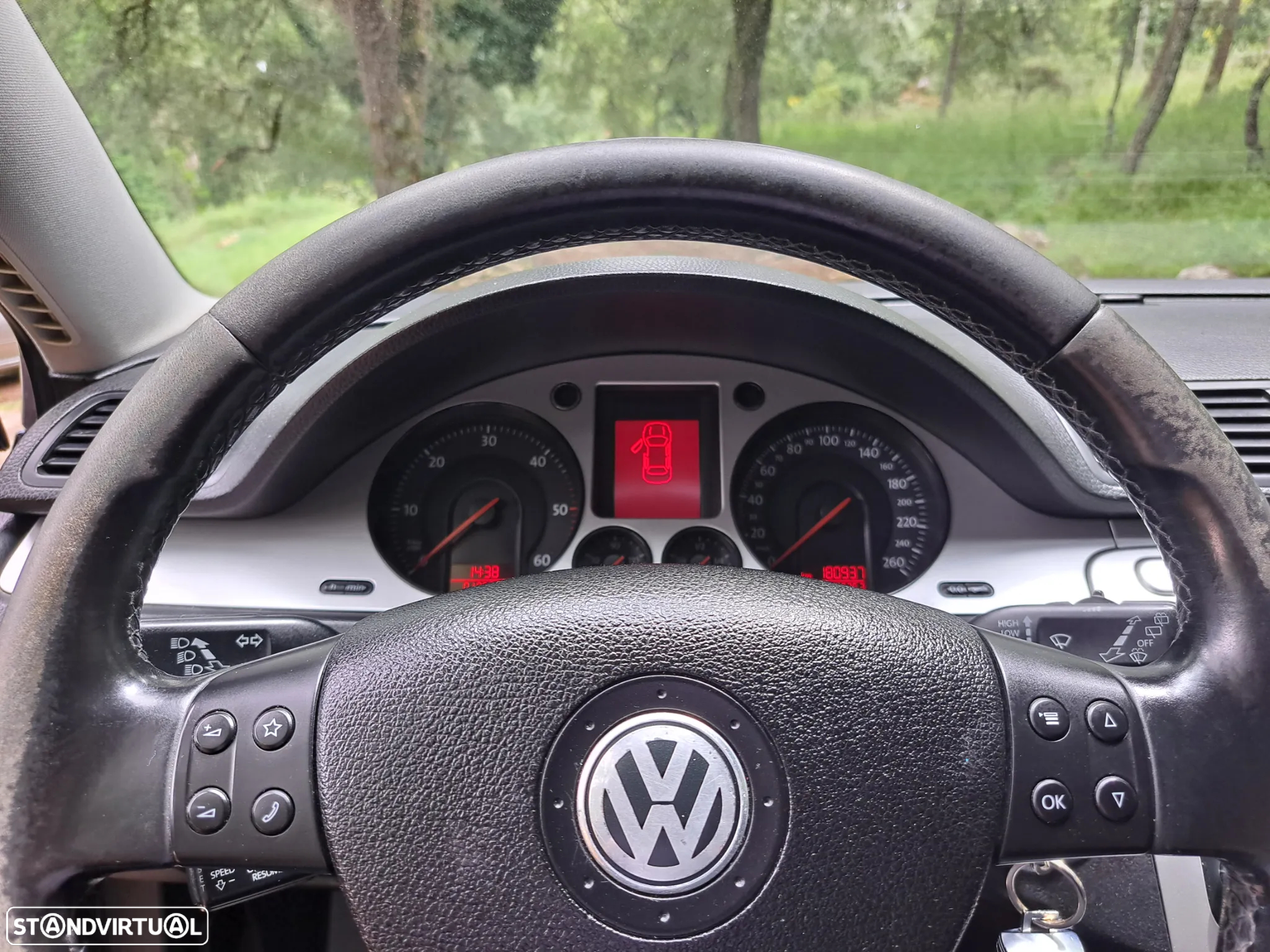 VW Passat Variant 2.0 TDi Highline - 17