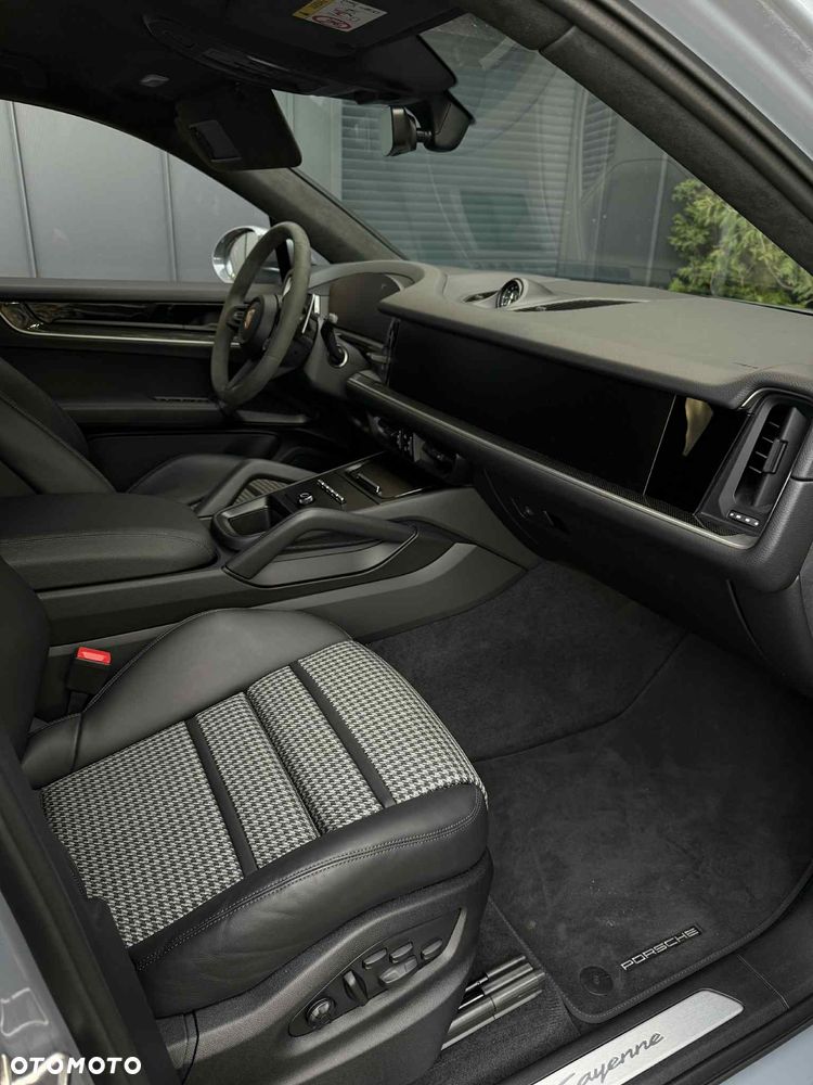 Porsche Cayenne Standard - 16