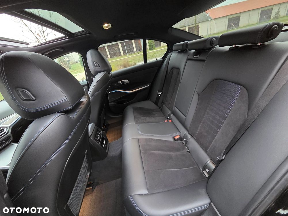 BMW Seria 3 320d xDrive mHEV M Sport sport - 25