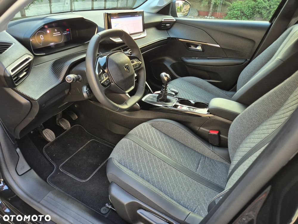 Peugeot 208 TURBO 100 Allure - 18